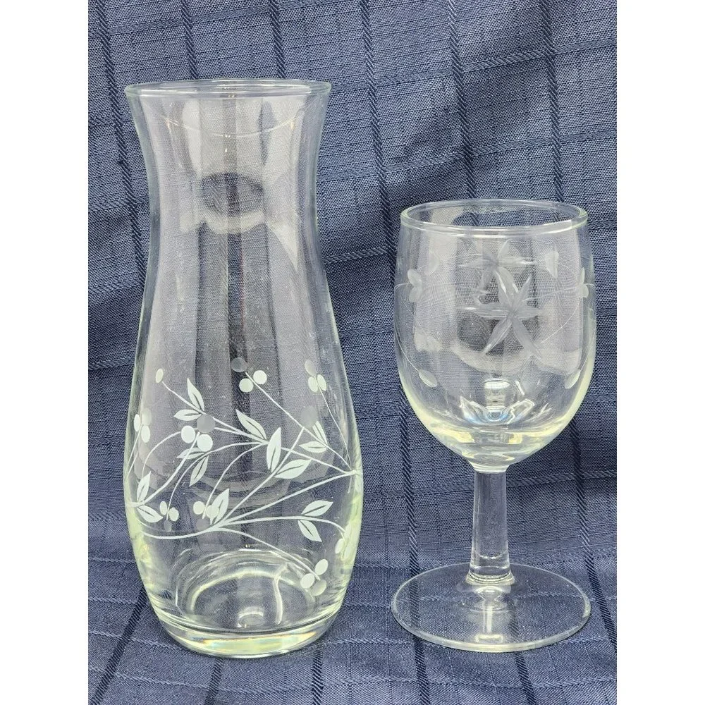 Vintage Leaves/Berries Etched Wine Glass‎ & Etched Flower/Leaves Glass Vase